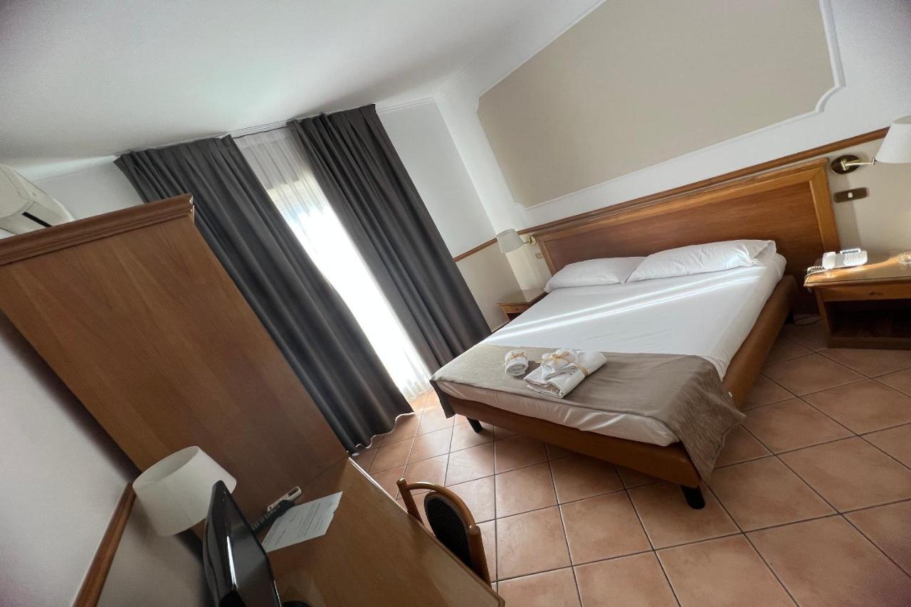 Hotel Leopardi Napoli Eksteriør billede